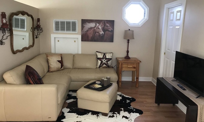 Dixon Casa | The Loft at Dixon Manor- Light & Bright!