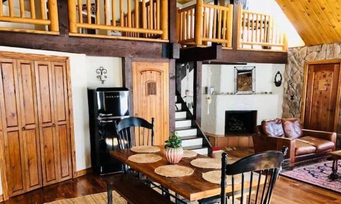 Evergreen Casa | The Loft at Floyd Hill 2 bed/1 bath Evergreen, CO