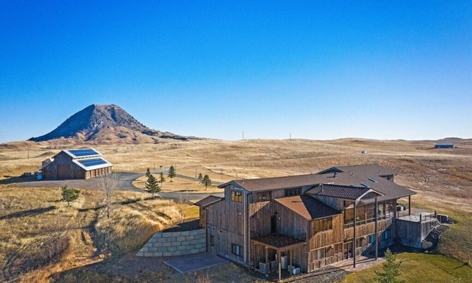 Sturgis Apartamento | The Loft at Raz Hideaway Mountain Ranch - Sleeps 3