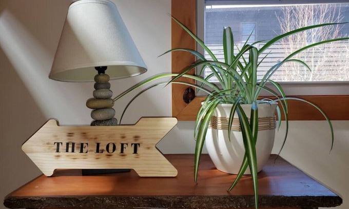 Keene Casa | The Loft - Keene | Modernized Private Guesthouse in Town | Centrally Located to Major Trailheads