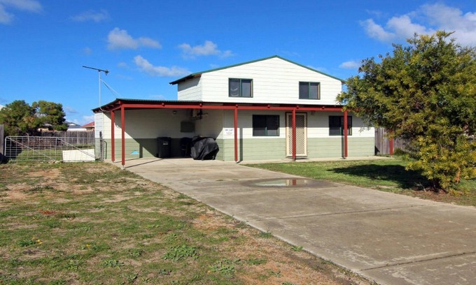 Jurien Bay Casa | The LoftA beautifully renovated cosy cottage, this charming little loft is the perfect mix of Hampto
