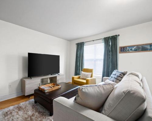 Clarksville Casa | The Lofts of Downtown (540 N 2nd St, #210)