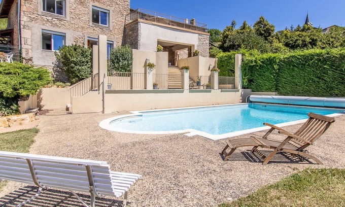 La Roche-Vineuse Casa | Vrbo Property