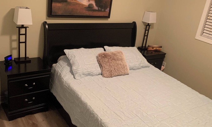 Medicine Hat Condominio | The London Oasis