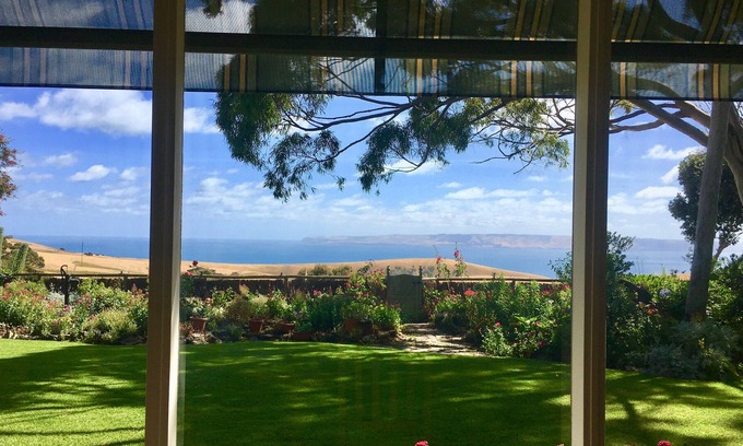 Cuttlefish Bay Apartamento | The Lookout at Cuttlefish Bay- a secret garden!