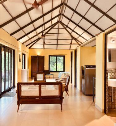 Maina Cabina | The Lookout, Hilltop Cottage