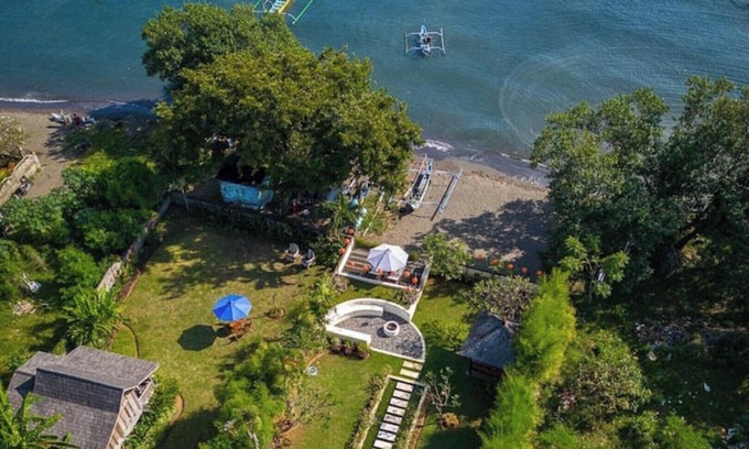Dencarik Cabina | ❤ The loveshack: a romantic beachfront bungalow ❤