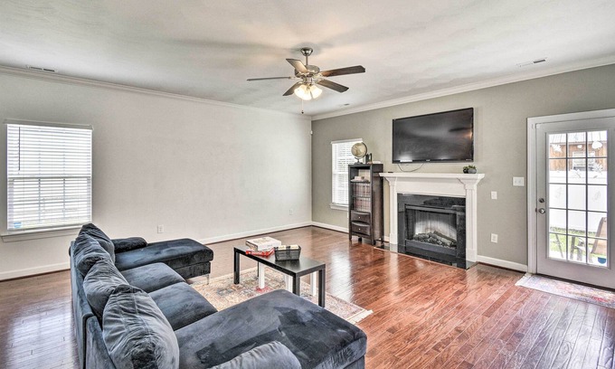 South Norfolk Casa | 'The Lucas:' Cheery House w/ Fenced Backyard!