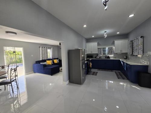 May Pen Apartamento | The Luxe Paradise