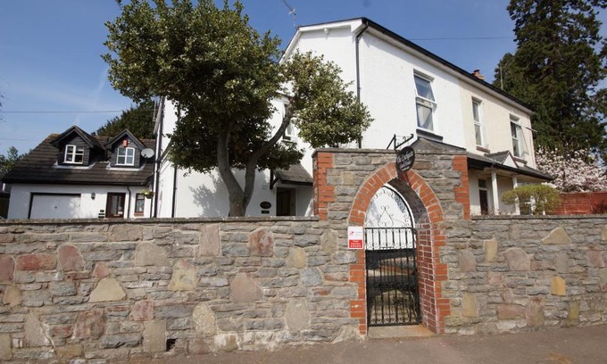 Caldicot Casa | The Lychgate