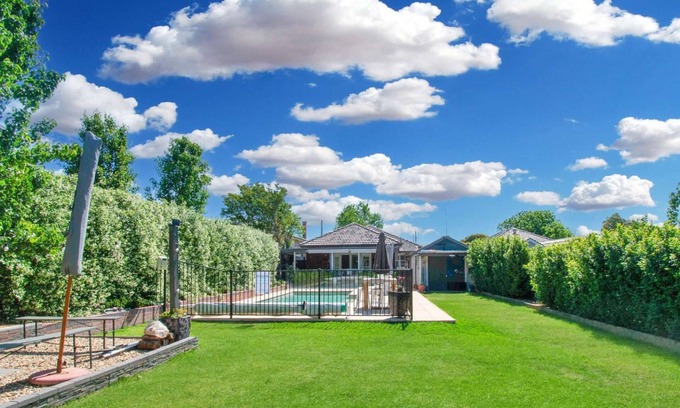 Turvey Park Casa | The Macleay - Poolside Entertainer, Pets Allowed