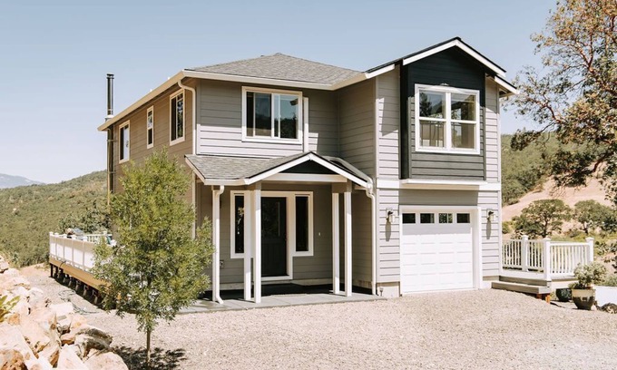 Ashland Casa | La Casa Madrone, una nueva escapada rural con vistas panorámicas