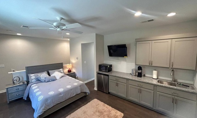 Oxford Apartamento | The Magnolia Suite: Spacious Suite Near Ole Miss Stunning Woodland Views