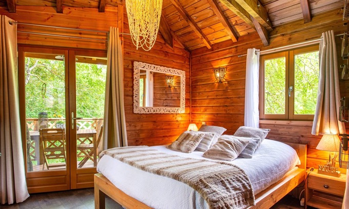 Montauroux Cabina | The Maisonette in the Trees "Les Lavandins"