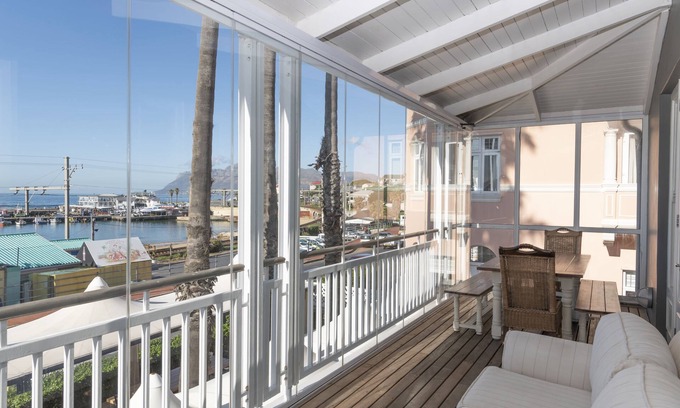 Kalk Bay Hotel | The Majestic Apartment