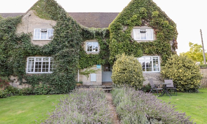Blockley Cabaña | THE MALINS, pet friendly, character holiday cottage in Blockley