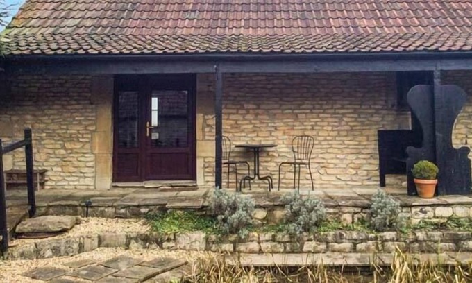 Hinton Cabaña | The Mallard Studio, HINTON