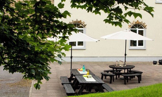 Lecemy Casa | The Manor - 4 bedrooms all ensuite, 7 beds, sleeps 12