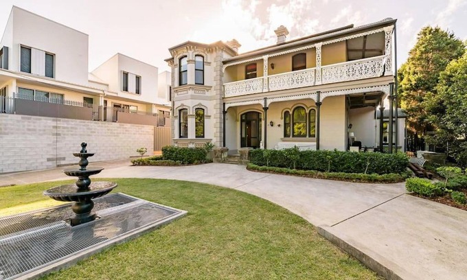 Islington Casa | The Mansion - Queen Room, Shared Bathroom