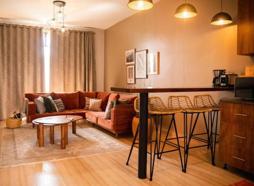 Entebbe Apartamento | The Maragena - Cozy & secure lakeside 2BR, family & WFH friendly