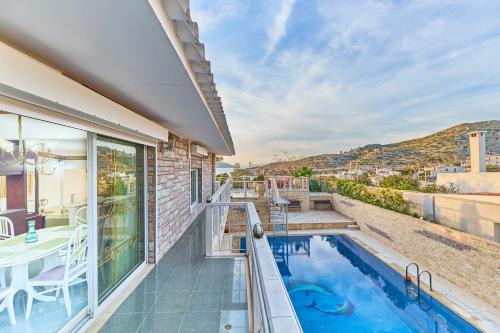Palaia Fokaia Villa | The Mardim Villa