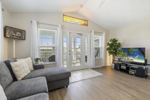 Cedar Key Casa | The Marigold House