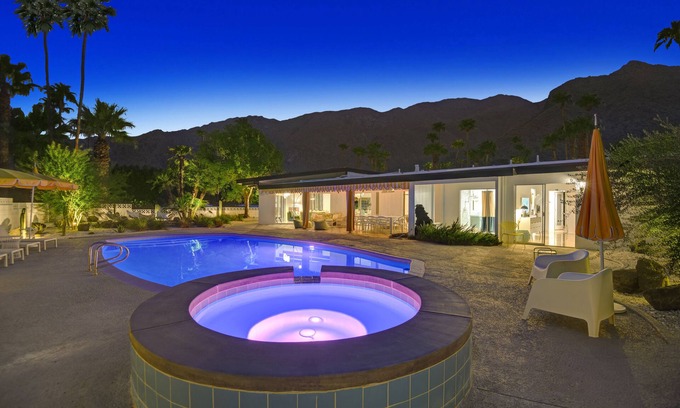 Vista Las Palmas Casa | The Marilyn Monroe Estate 4bed/4ba Pool and Spa. Newly Remodeled.