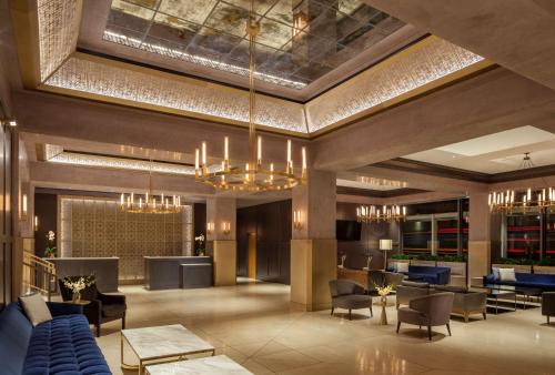 Downtown West Hotel | The Marquette Hotel, Curio Collection by Hilton
