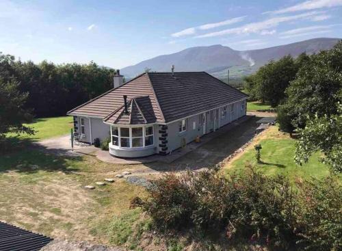 Kells Casa | The Marshes - Large home, short drive to beach