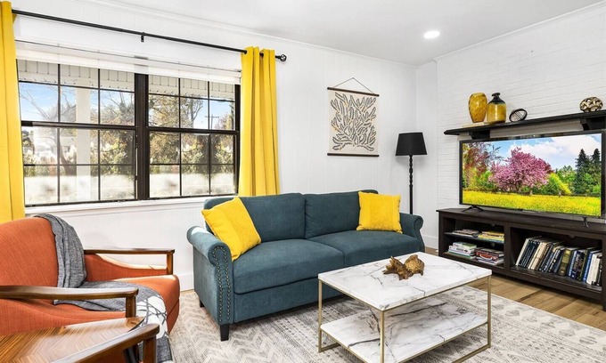 Matthews Casa | The Matthews Stay | Newly Renovated Family Home