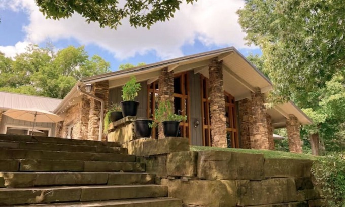 Bella Vista Casa | The Mayfair on Lake Windsor