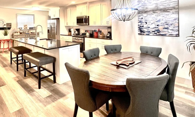 Springdale Casa | The McKinney. Centrally located. A few blocks from Emma St and Downtown. Four be