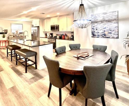Springdale Casa | The McKinney dentrally located a few blocks from Emma St and Downtown four bedrooms
