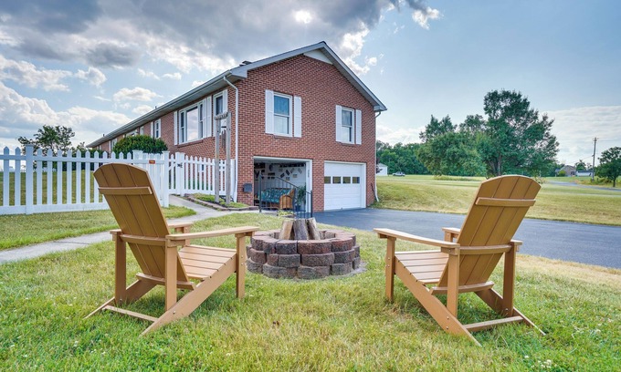 Emmitsburg Apartamento | The MD / PA Line Retreat: Scenic Country Getaway!