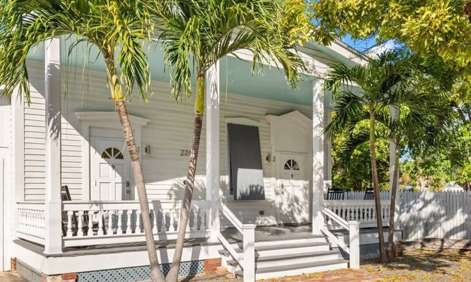 Historic Seaport Casa | The Mesa House by Brightwild Close to Duval