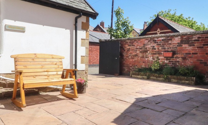 Lytham St. Anne's Cabaña | The Mews Cottage