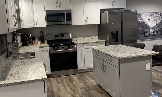 Rockford Apartamento | The Mid-Town Loft