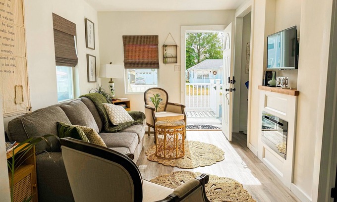 Villas Cabaña | The Middle Cottage, Pool and Hot tub!