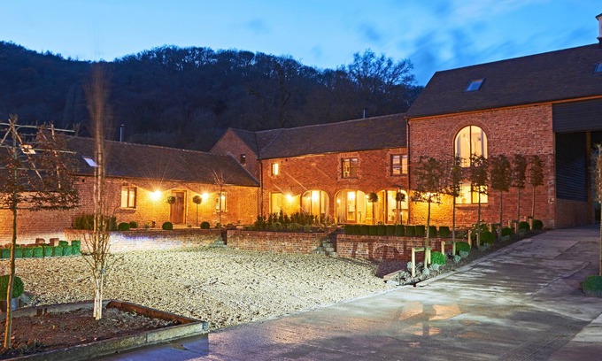 Moreton Cabaña | THE MILLHOUSE, pet friendly, luxury holiday cottage in Welland