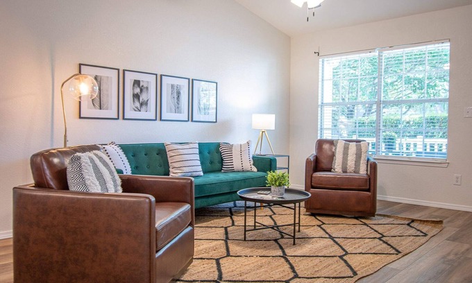 Fayetteville Casa | The Mimosa - 3 mi to DT Fayetteville and UofA
