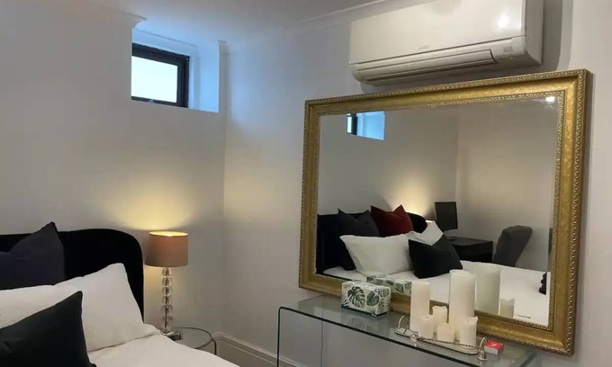 Darlinghurst Hotel | The mini New Yorker