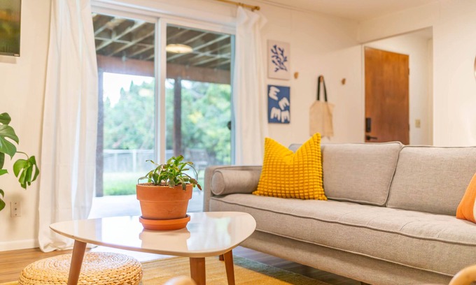 Moscow Apartamento | The Mod Pod - Spacious, mid-century modern apartment in a quiet, close in spot