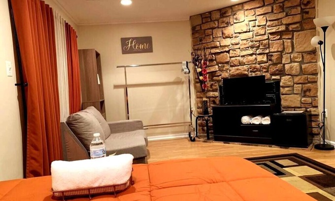 Hybla Valley Casa | The Modern Gem, Alexandria