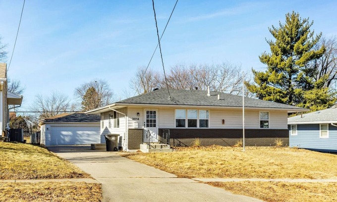 Berwick Casa | The Modern Getaway - Entire house in Des Moines