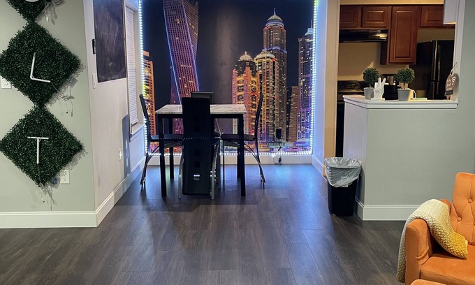 Marlwood Acre Condominio | The Modern Hidden Gem 2BR 1bath with Balcony