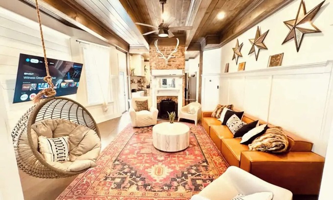 Peoplestown Casa | The Modern Victorian Charmer Hot Tub 5 bedroom 4 bath