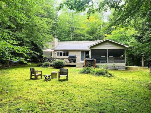North Woodstock Casa | The Monk's Cottage-White Mountains, Pet Friendly