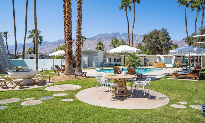 Desert Park Estates Hotel | The Monkey Tree Hotel Buyout by AvantStay | Hotel Buyout! Funky Rooms w/ Pool