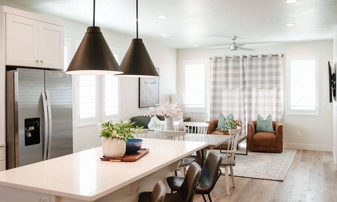 Washington Fields Casa | 🌲The Monroe ⛰️BRAND NEW Townhouse With Majestic Views and EV Charger Hookup