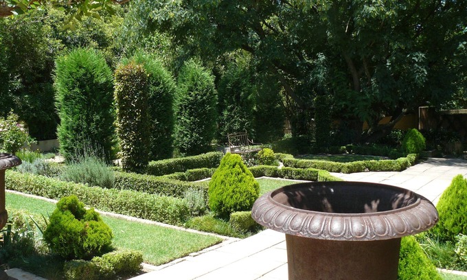 Lanseria Cama Y Desayuno | The Moon and Sixpence Garden Guest House